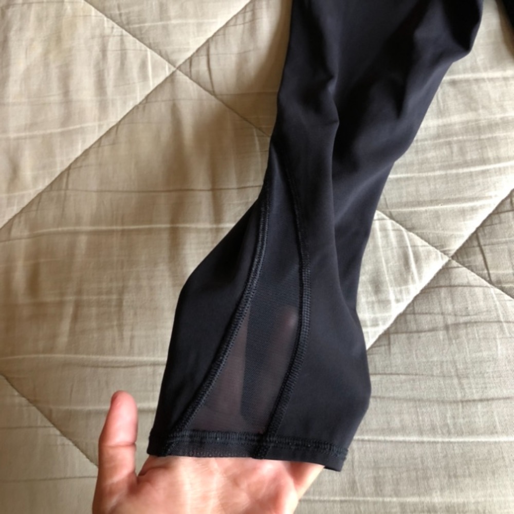 **SOLD**Lululemon capri leggings - Picture 4 of 6